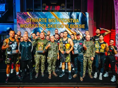 Obraz do artykułu: Wicemistrz Polski i trzecie miejsce dla żołnierzy 6 MBOT na ringu
