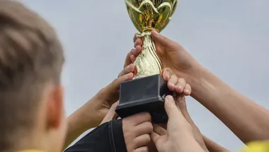 Raczki wygrały powiatowy turniej. W finale padło pięć goli