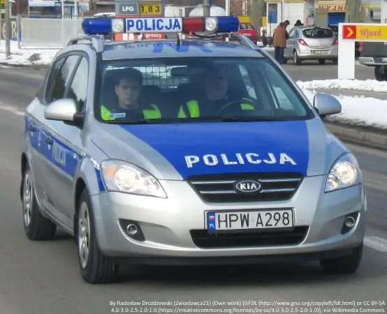 Policja ustaliła sprawcę zniszczenia mercedesa w garażu podziemnym