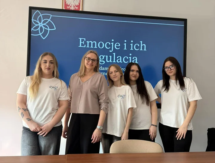 Siatkarze, warsztaty i szczere rozmowy - uczennice z ZS nr 4 działają dalej