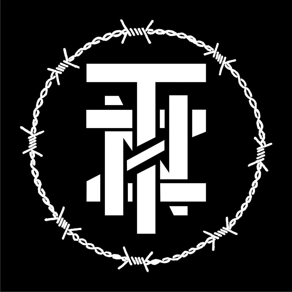 Grafika promocyjna wydarzenia TZN Xenna w Suwałkach: punkowy koncert