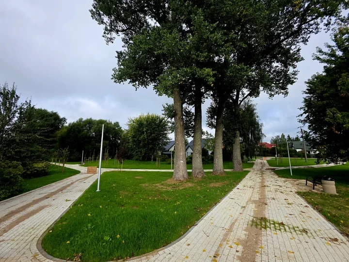 Jedno miejsce gotowe, drugie w budowie. Zielona górka zyska więcej zieleni
