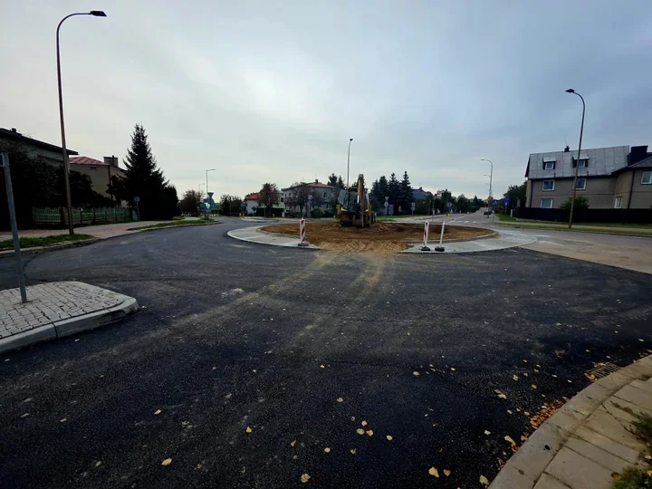Ruch wrócił na dwie ulice. Pod boiskiem powstaje zbiornik na deszczówkę