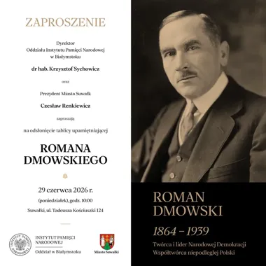 Tablica o wizycie Romana Dmowskiego stanie przed suwalską podstawówką