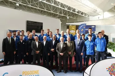 Puchar mistrzów Europy pojawił się na prezentacji Ślepska Malow