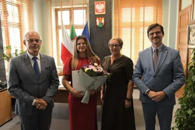 Sześć placówek, nowe decyzje. Dyrektorzy suwalskiej oświaty z aktami