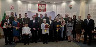 W suwalskim ratuszu nagrodzono rodziny, które od lat wspierają obronność kraju