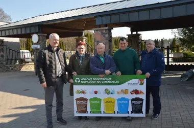 Na suwalskich cmentarzach pojawią się punkty dla używanych zniczy i nowe tablice