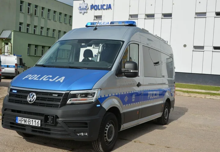 Parking pod marketem zamienił się w kosztowną pułapkę - 21-latek bez prawa jazdy