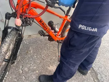 Wyszedł ze sklepu i odjechał cudzym rowerem. Pomylił jednoślady