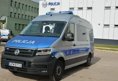 Parking pod marketem zamienił się w kosztowną pułapkę - 21-latek bez prawa jazdy