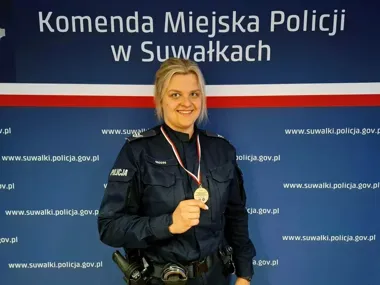 Suwalska policjantka wróciła z Warszawy ze złotem