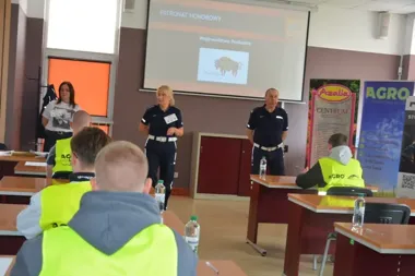 Piłka na talerzu Stewarta zaskoczyła młodych kierowców w Suwałkach