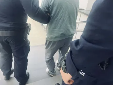 Płynna amfetamina, wagi i zgrzewarka - dwóch mężczyzn trafiło do aresztu