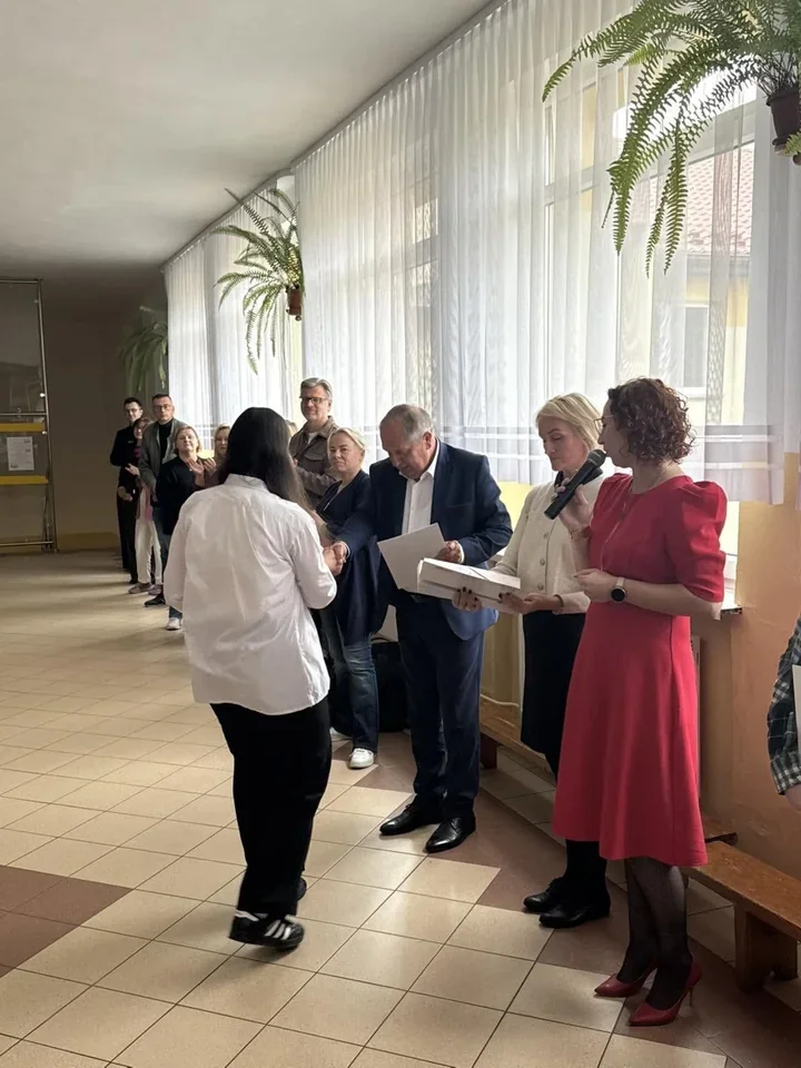 35 uczniów z Dowspudy otrzymało stypendia po 1300 zł