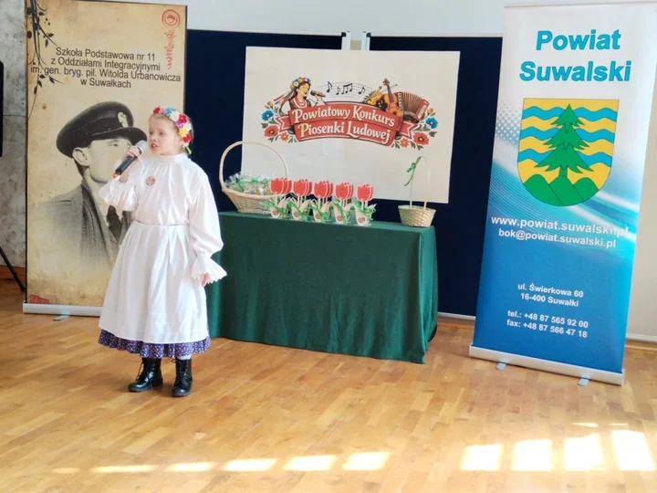 Młodzi wokaliści pokazali siłę ludowej tradycji w szkolnej sali