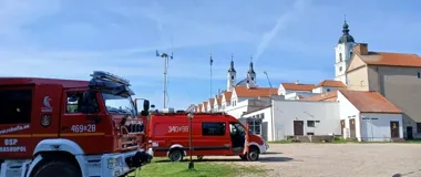 Wigry 2026 - strażacy z dwóch powiatów ćwiczyli działania w zabytkowym klasztorze