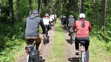 Rowerem przez Wigry z przewodnikiem. Na końcu czeka ognisko